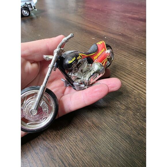 Matchbox - Harley Davidson - 1:64 Diecast Motorcycle Marines 25 Chopper - Picture 11 of 16